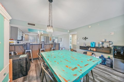 Condo in Englewood, Florida, 2 bedrooms  № 1513028 - photo 19