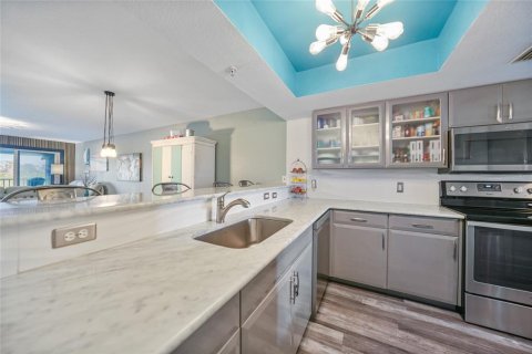 Condo in Englewood, Florida, 2 bedrooms  № 1513028 - photo 12