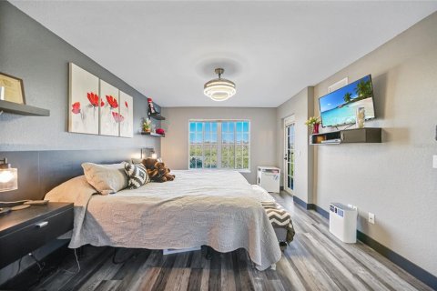 Condo in Englewood, Florida, 2 bedrooms  № 1513028 - photo 27