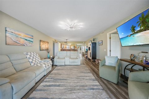 Condo in Englewood, Florida, 2 bedrooms  № 1513028 - photo 21
