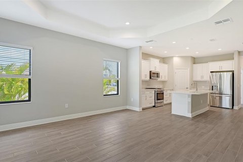 House in Englewood, Florida 2 bedrooms, 151.62 sq.m. № 1525831 - photo 14