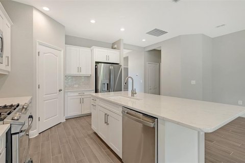 House in Englewood, Florida 2 bedrooms, 151.62 sq.m. № 1525831 - photo 19