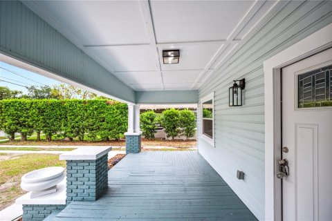 House in Lakeland, Florida 3 bedrooms, 204.11 sq.m. № 1686637 - photo 3