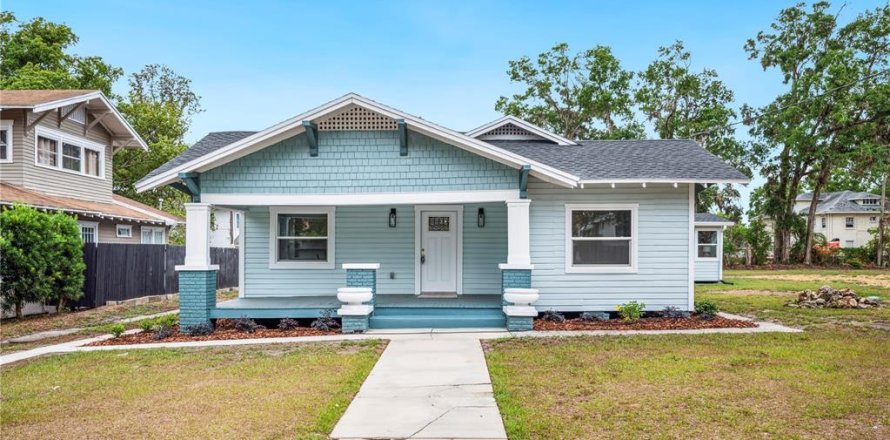 House in Lakeland, Florida 3 bedrooms, 204.11 sq.m. № 1686637