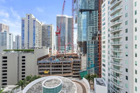 Condo in Miami, Florida, 2 bedrooms  № 2253297 - photo 30
