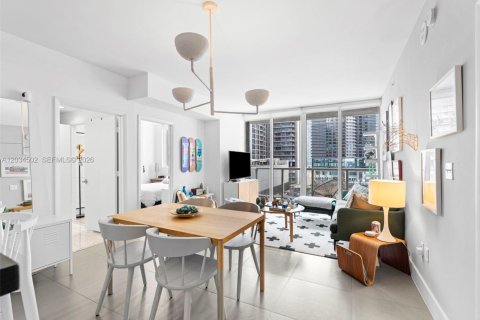 Condo in Miami, Florida, 2 bedrooms  № 2253297 - photo 7