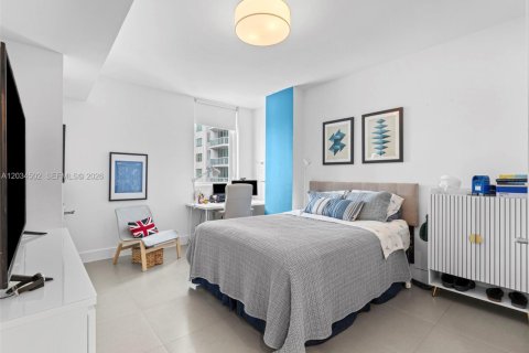 Condo in Miami, Florida, 2 bedrooms  № 2253297 - photo 17