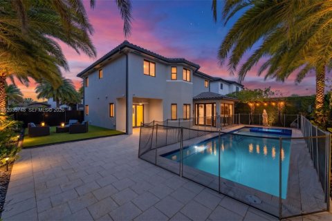 Villa ou maison à vendre à Miami, Floride: 4 chambres, 233.84 m2 № 2084321 - photo 7
