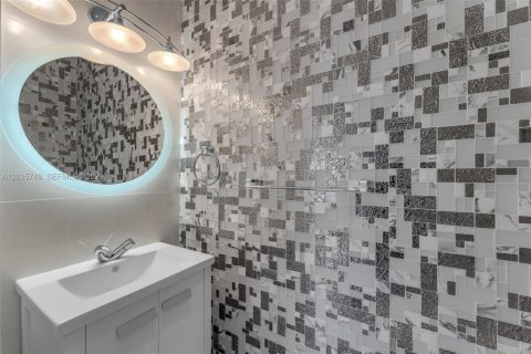 Villa ou maison à vendre à Miami, Floride: 4 chambres, 233.84 m2 № 2084321 - photo 22
