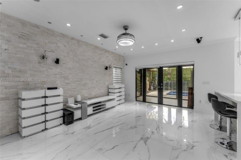 Villa ou maison à vendre à Miami, Floride: 4 chambres, 233.84 m2 № 2084321 - photo 20
