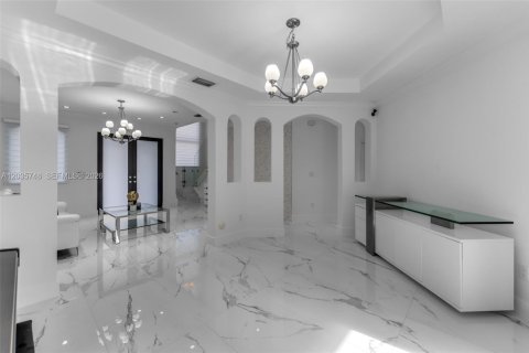 Villa ou maison à vendre à Miami, Floride: 4 chambres, 233.84 m2 № 2084321 - photo 15