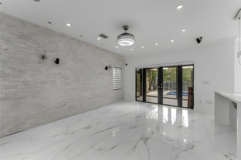 Villa ou maison à vendre à Miami, Floride: 4 chambres, 233.84 m2 № 2084321 - photo 21