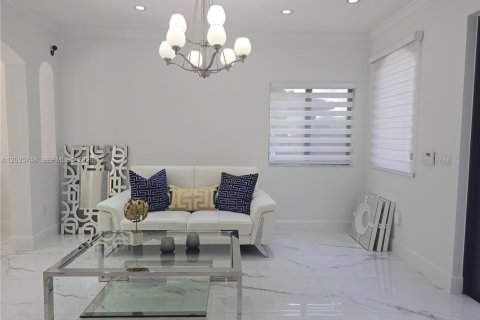 Villa ou maison à vendre à Miami, Floride: 4 chambres, 233.84 m2 № 2084321 - photo 9