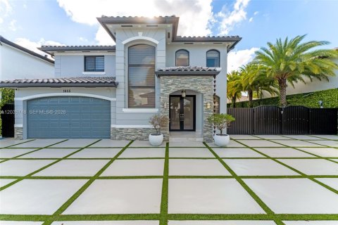 Villa ou maison à Miami, Floride 4 chambres, 233.84 m2 № 2084321