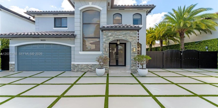 Villa ou maison à Miami, Floride 4 chambres, 233.84 m2 № 2084321