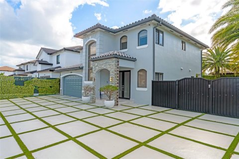 Villa ou maison à vendre à Miami, Floride: 4 chambres, 233.84 m2 № 2084321 - photo 5