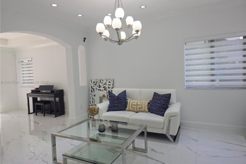 Villa ou maison à vendre à Miami, Floride: 4 chambres, 233.84 m2 № 2084321 - photo 12