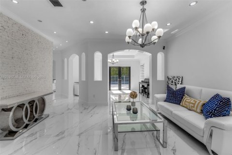 Villa ou maison à vendre à Miami, Floride: 4 chambres, 233.84 m2 № 2084321 - photo 11