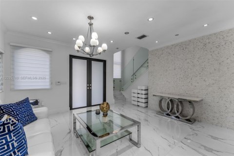 Villa ou maison à vendre à Miami, Floride: 4 chambres, 233.84 m2 № 2084321 - photo 8