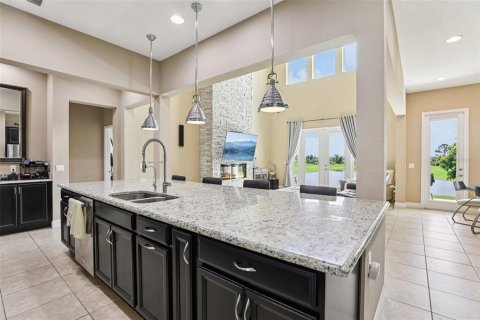 House in Winter Garden, Florida 5 bedrooms, 305.74 sq.m. № 1803896 - photo 3