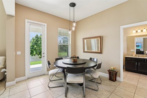 House in Winter Garden, Florida 5 bedrooms, 305.74 sq.m. № 1803896 - photo 4