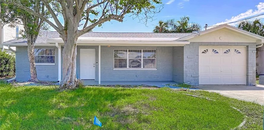 House in Hudson, Florida 3 bedrooms, 165.18 sq.m. № 1909457