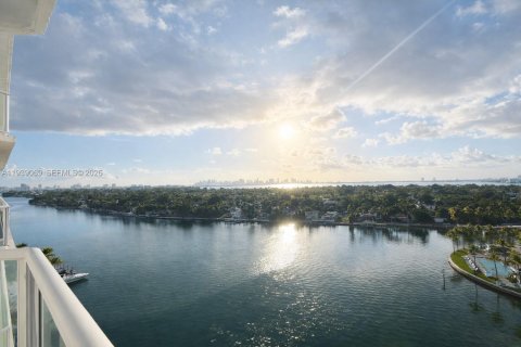 Condo à Miami Beach, Floride, 2 chambres № 2154803