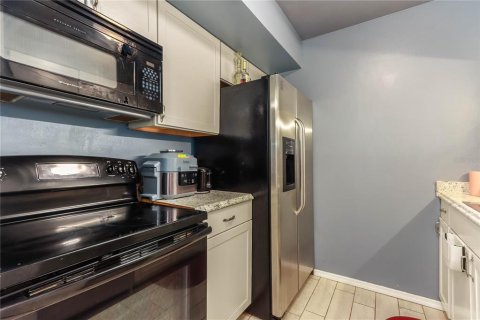 Condo in Tampa, Florida, 2 bedrooms  № 2101607 - photo 11