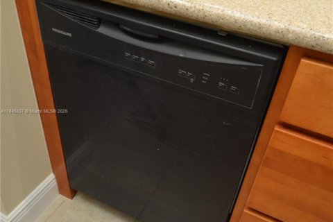 Copropriété à louer à North Miami Beach, Floride: 1 chambre, 78.6 m2 № 1940672 - photo 11