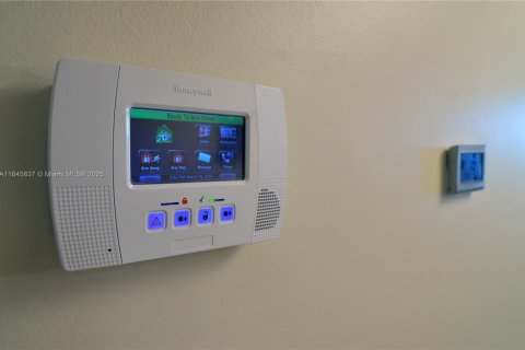 Copropriété à louer à North Miami Beach, Floride: 1 chambre, 78.6 m2 № 1940672 - photo 15