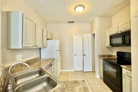 Copropriété à louer à Tampa, Floride: 2 chambres, 103.12 m2 № 2398444 - photo 6