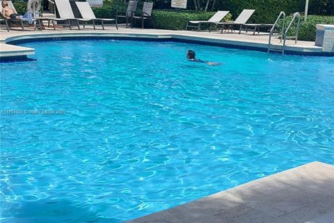 Condo in Aventura, Florida, 2 bedrooms  № 1738779 - photo 10