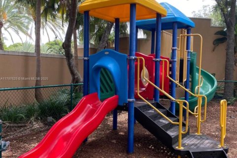 Condo in Aventura, Florida, 2 bedrooms  № 1738779 - photo 14