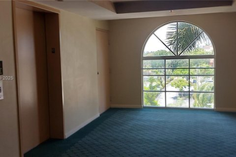Condo in Aventura, Florida, 2 bedrooms  № 1738779 - photo 12