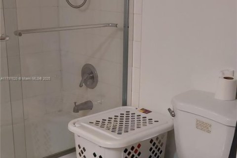 Condo in Aventura, Florida, 2 bedrooms  № 1738779 - photo 7