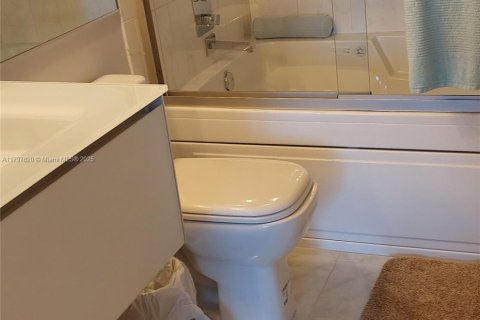 Condo in Aventura, Florida, 2 bedrooms  № 1738779 - photo 6