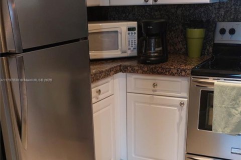 Condo in Aventura, Florida, 2 bedrooms  № 1738779 - photo 5