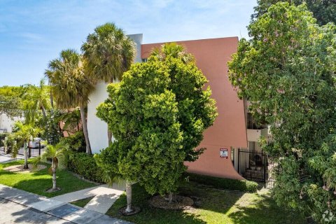Copropriété à louer à Miami, Floride: 2 chambres, 77.2 m2 № 1895458 - photo 23