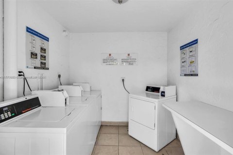 Copropriété à louer à Miami, Floride: 2 chambres, 77.2 m2 № 1895458 - photo 21