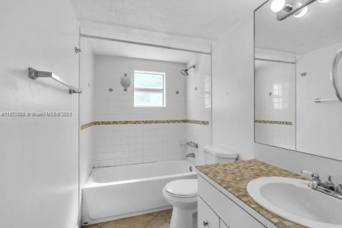 Copropriété à louer à Miami, Floride: 2 chambres, 77.2 m2 № 1895458 - photo 20