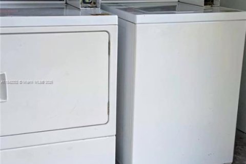 Купить коммерческую недвижимость в Форт-Лодердейл, Флорида 183.95м2, № 1838640 - фото 6