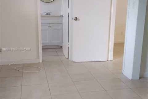 Купить коммерческую недвижимость в Форт-Лодердейл, Флорида 183.95м2, № 1838640 - фото 28