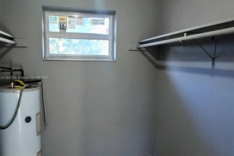 Купить коммерческую недвижимость в Форт-Лодердейл, Флорида 183.95м2, № 1838640 - фото 15