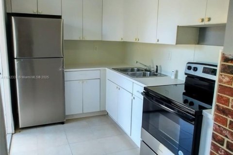 Купить коммерческую недвижимость в Форт-Лодердейл, Флорида 183.95м2, № 1838640 - фото 8