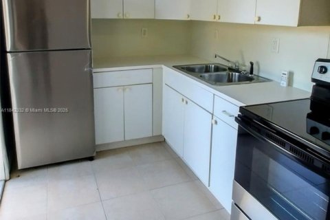 Купить коммерческую недвижимость в Форт-Лодердейл, Флорида 183.95м2, № 1838640 - фото 7