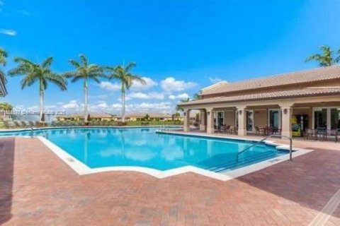 Townhouse in Homestead, Florida 3 bedrooms, 114.64 sq.m. № 1930080 - photo 25