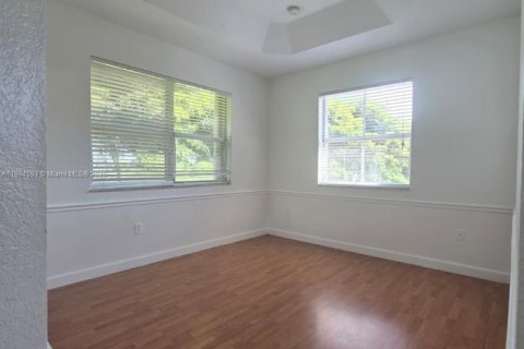 Townhouse in Homestead, Florida 3 bedrooms, 114.64 sq.m. № 1930080 - photo 17