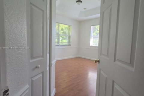 Townhouse in Homestead, Florida 3 bedrooms, 114.64 sq.m. № 1930080 - photo 16
