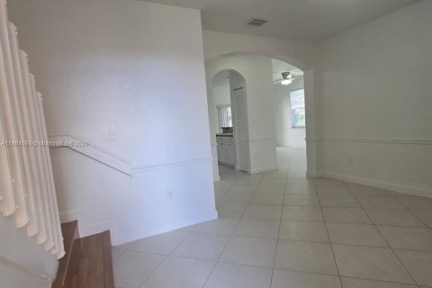 Townhouse in Homestead, Florida 3 bedrooms, 114.64 sq.m. № 1930080 - photo 6
