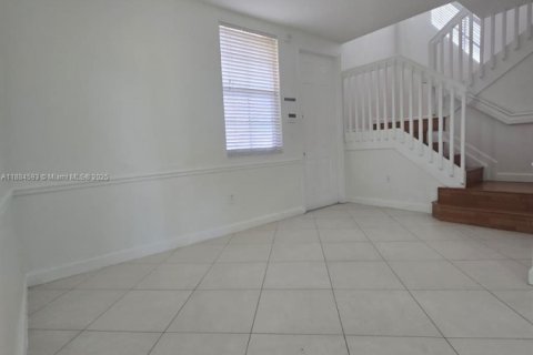 Townhouse in Homestead, Florida 3 bedrooms, 114.64 sq.m. № 1930080 - photo 7